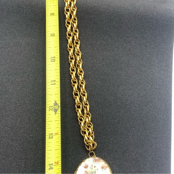 Floral Pendant Necklace in Gold Tone - Picture 8 of 9